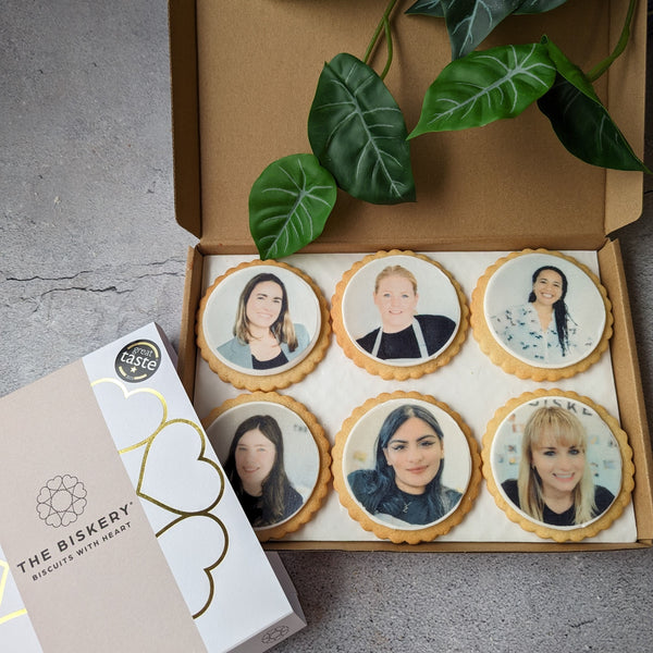 Edible photo biscuits to gift